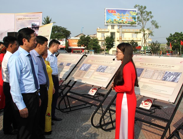 Ouverture de l'exposition « Quang Tri - Empreintes historiques a travers les archives » hinh anh 2