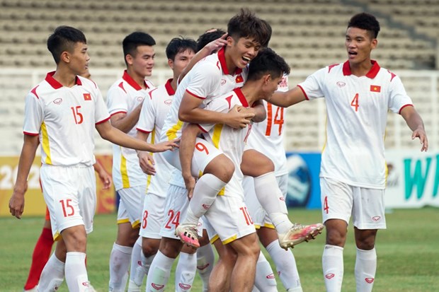 Championnat AFF U19: Le Vietnam et la Thailande se qualifient pour les demi-finales hinh anh 1