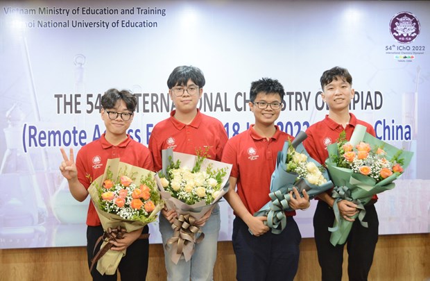 Quatre eleves vietnamiens remportent l'or aux Olympiades internationales de chimie 2022 hinh anh 1