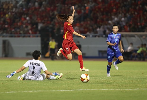 La capitaine du football feminin vietnamien Huynh Nhu part pour le Portugal hinh anh 2