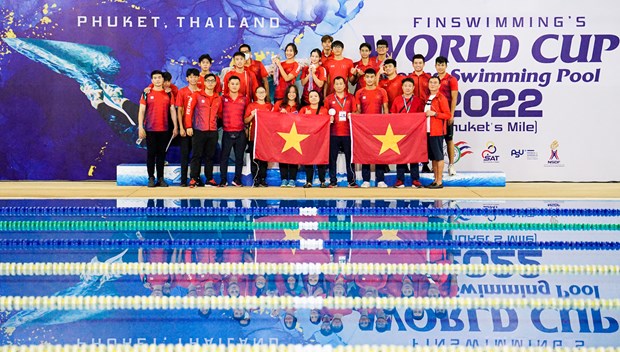Nage avec palmes: le Vietnam brille au Finswimming's World Cup Round Swimming Pool 2022 hinh anh 1