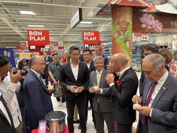 Le riz vietnamien presente aux supermarches Carrefour de la France hinh anh 2