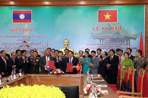 Kon Tum renforce sa cooperation avec la province lao d'Attapeu hinh anh 1