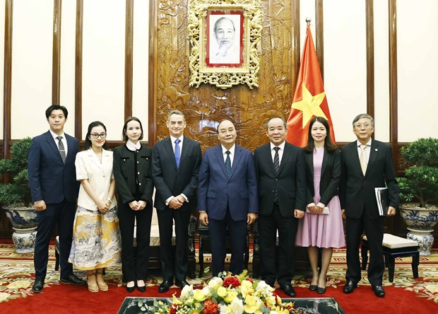Le president Nguyen Xuan Phuc recoit l'ambassadeur du Chili hinh anh 1