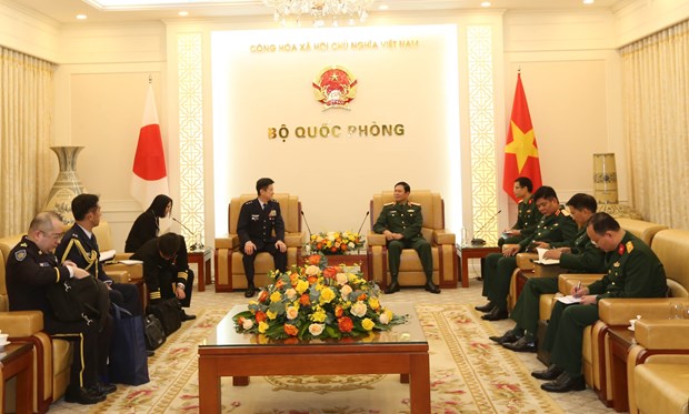 Renforcer la cooperation Vietnam - Laos dans la formation des cadres et officiers politiques hinh anh 1