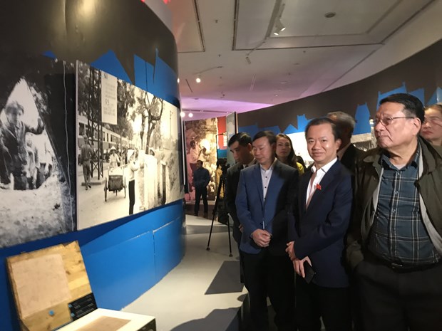 Une exposition rappelle les souvenirs de la victoire “Hanoi-Dien Bien Phu aerien