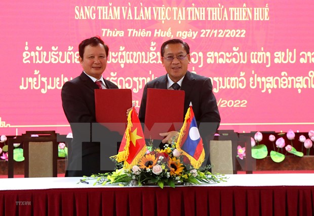 Quang Tri et Thua Thien-Hue boostent leur cooperation avec des provinces lao hinh anh 2