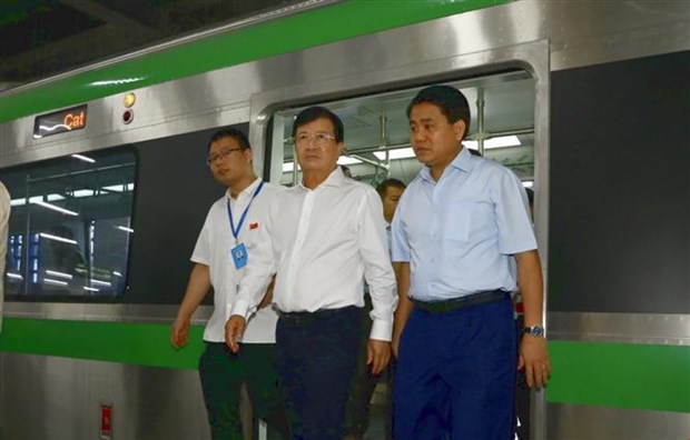 Le vice-PM Trinh Dinh Dung examine de grands projets d’infrastructures de transports de Hanoi hinh anh 1