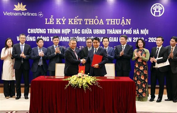 Hanoi et Vietnam Airlines cooperent dans la promotion de la culture et du tourisme hinh anh 1