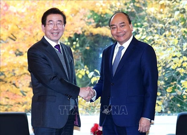 Le Premier ministre Nguyen Xuan Phuc recoit le maire de Seoul hinh anh 1