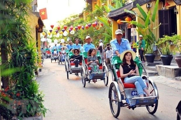 Le Vietnam prolonge l'exemption de visa pour les citoyens de huit pays hinh anh 1