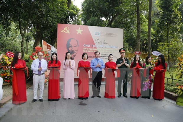Ouverture d’une exposition sur le President Ho Chi Minh a Hanoi hinh anh 1