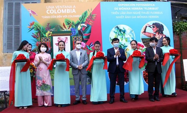 Quang Nam : Ouverture d’une exposition de photos sur des fleurs en Colombie hinh anh 1