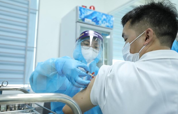 COVID-19 : plus de 7.200 personnes a Hanoi seront vaccinees hinh anh 1