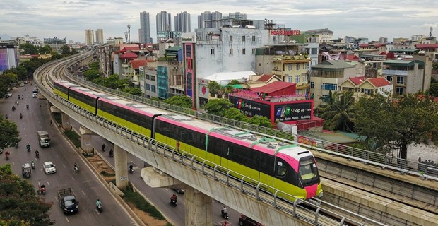 Premiers essais pour la section surelevee de la ligne de metro Nhon – gare de Hanoi hinh anh 1