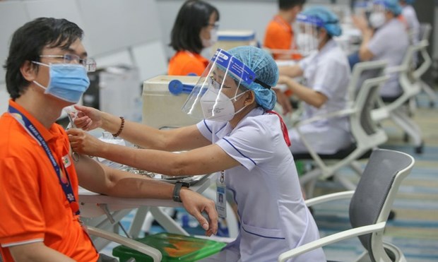 Le Vietnam lance la plus grande campagne de vaccination a l'echelle nationale hinh anh 1