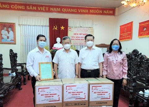Central Retail fait don de 6.000 kits d’auto-test COVID-19 a la ville de Can Tho hinh anh 1