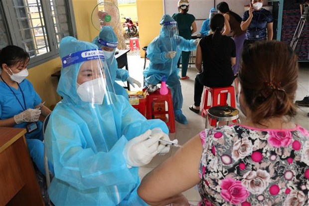 COVID-19 : Binh Duong commence la campagne de vaccination hinh anh 1