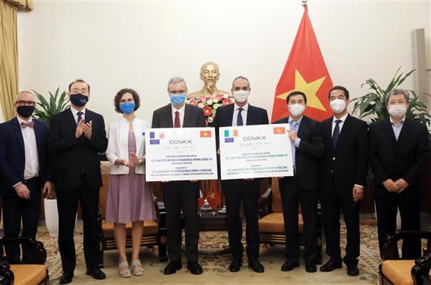 COVID-19 : La France et l’Italie font don de 1,5 million de doses de vaccin au Vietnam hinh anh 1
