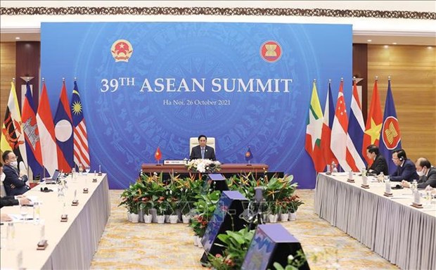 Le Vietnam participe aux sommets de l'ASEAN de maniere proactive, active et responsable hinh anh 2