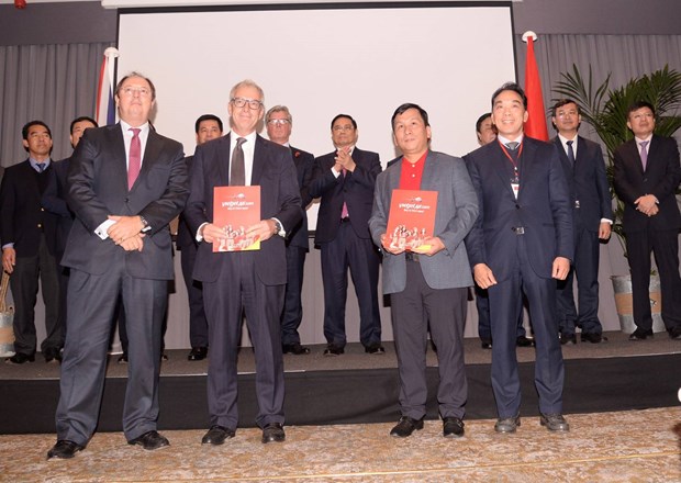 Vietjet signe un accord de reassurance avec des compagnies internationales hinh anh 1