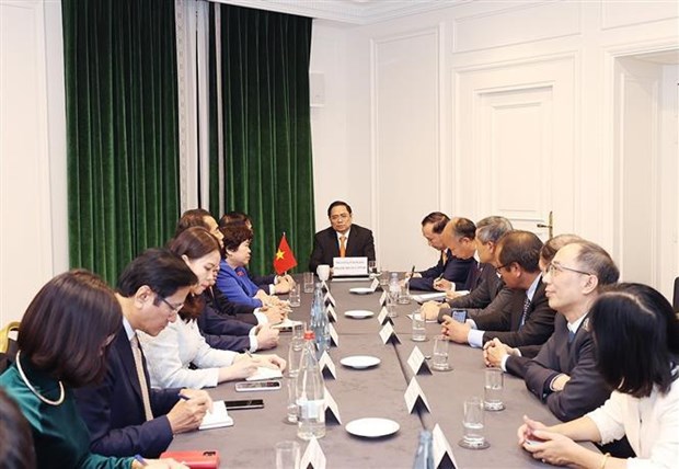 Le PM Pham Minh Chinh rencontre des medecins et experts medicaux franco-vietnamiens hinh anh 2