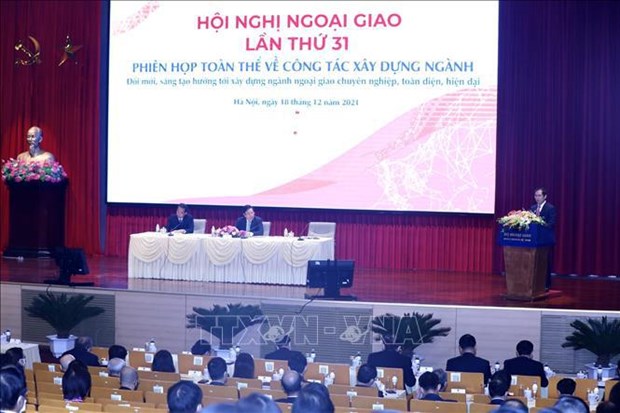 Pour edifier une diplomatie vietnamienne professionnelle, integrale et moderne hinh anh 1