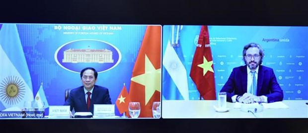Vietnam-Argentine: Conversation telephonique entre les ministres des Affaires etrangeres hinh anh 1