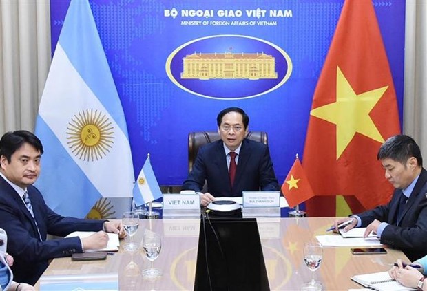 Vietnam-Argentina: Conversación telefónica entre cancilleres hinh anh 2