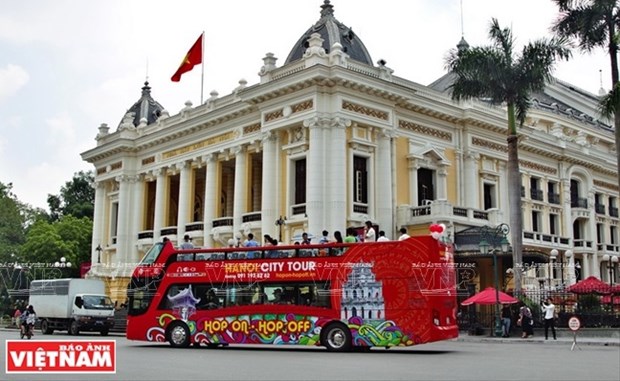 Hanoi : Tour de ville gratuit en bus a imperial pour les delegues des SEA Games 31 hinh anh 1