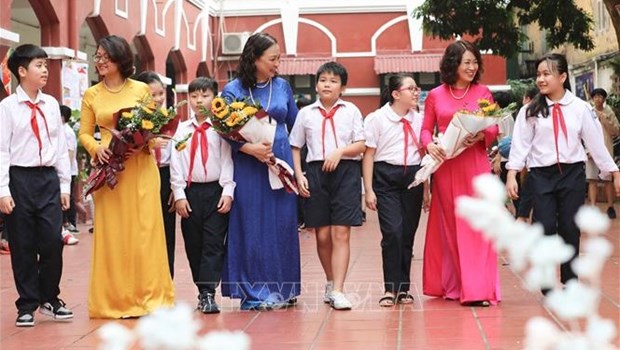 Le president Nguyen Xuan Phuc adresse ses meilleurs vœux aux enseignants de tout le pays hinh anh 1