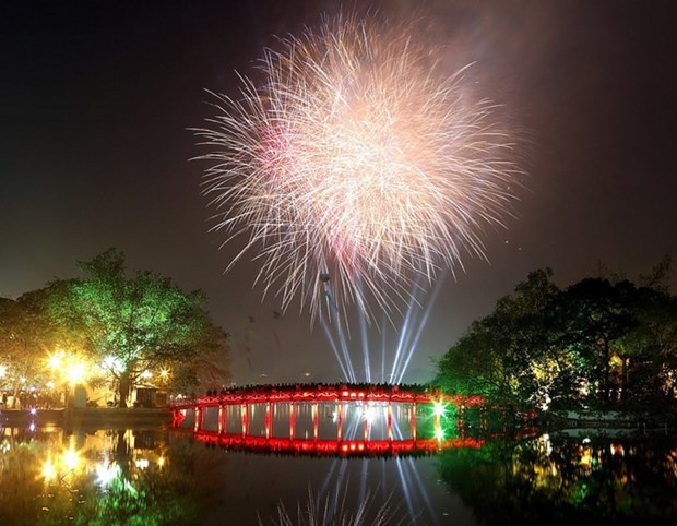 Tet du Chat 2023: Hanoi tirera des feux d'artifice dans 31 lieux differents hinh anh 1