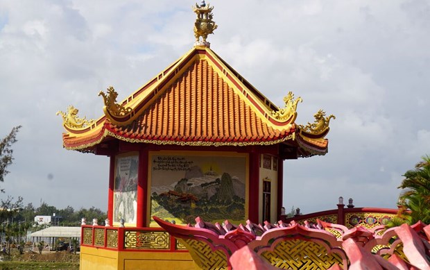 Les 16 mosaiques de la pagode Quan The Am etablissent un record hinh anh 1