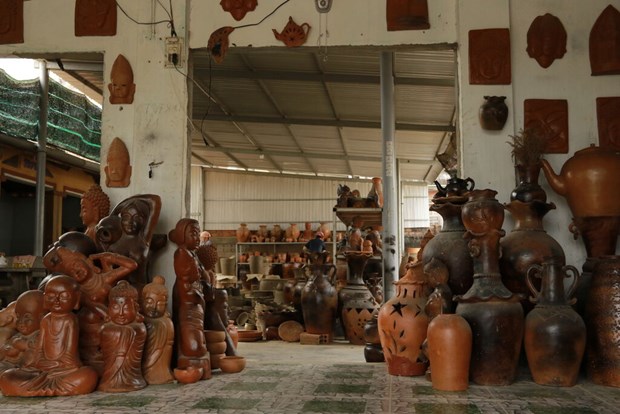 Nouvelle vitalite dans le village de poterie de Bau Truc hinh anh 1