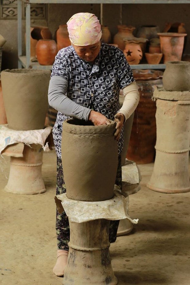Nouvelle vitalite dans le village de poterie de Bau Truc hinh anh 4