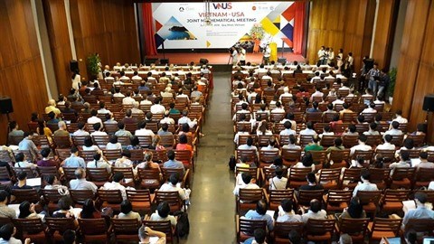 Reunion mathematique Vietnam - Etats-Unis a Quy Nhon hinh anh 1