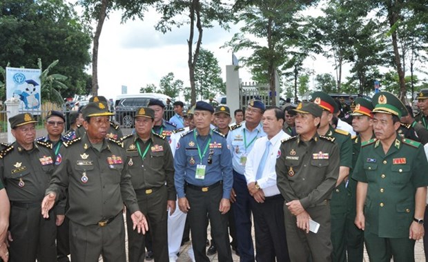 Des officiers cambodgiens en visite dans la province de Binh Phuoc hinh anh 1