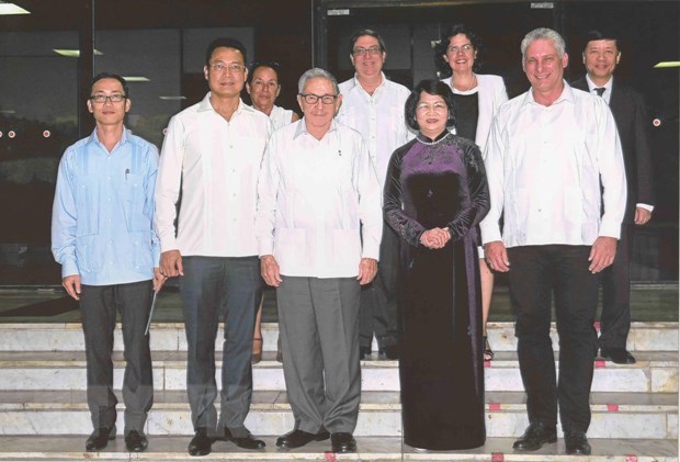 La vice-presidente Dang Thi Ngoc Thinh rencontre des dirigeants cubains hinh anh 1