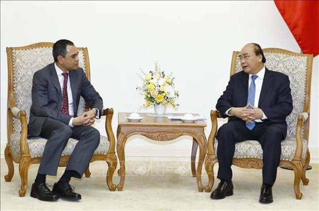 Le PM Nguyen Xuan Phuc recoit l'ambassadeur de Malaisie hinh anh 1