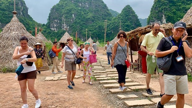 Ninh Binh: le tourisme dans les cavernes au cœur du patrimoine mondial hinh anh 4