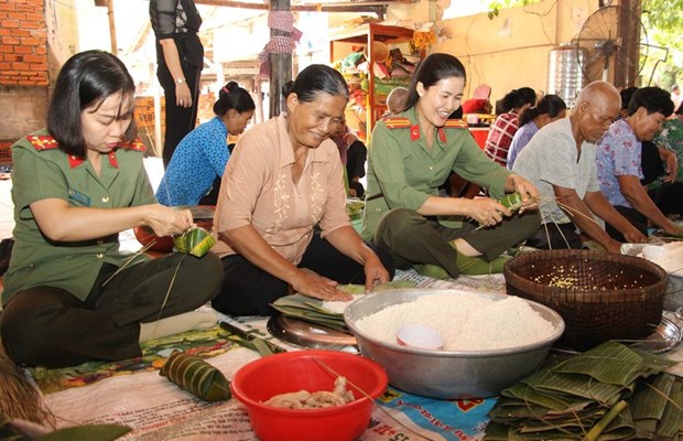 Sen Dolta: voeux des autorites d’An Giang aux Khmers hinh anh 1