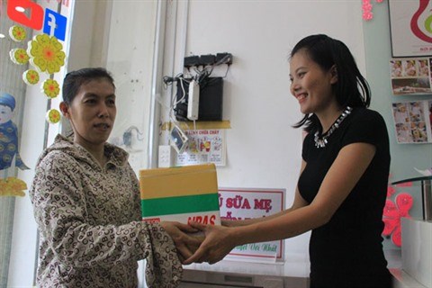Elle cree la premiere banque de lait maternel au Vietnam hinh anh 1