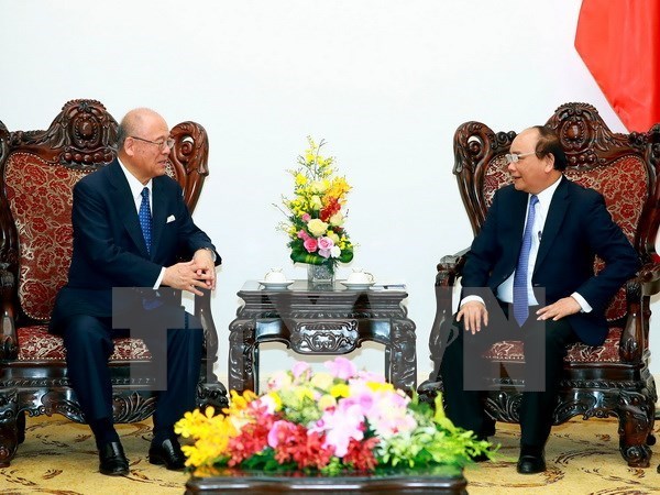 Nguyen Xuan Phuc recoit le conseiller special de l'Alliance parlementaire d'amitie Japon-Vietnam hinh anh 1