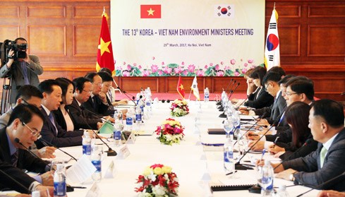 La 13e conference des ministres de l’Environnement Vietnam-R. de Coree hinh anh 1
