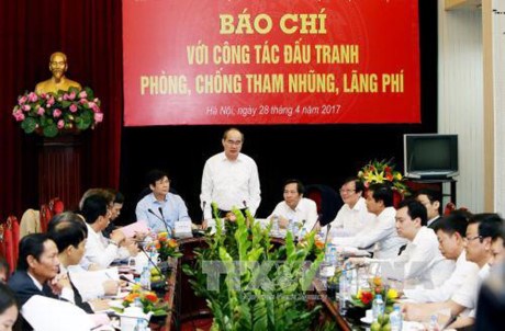 Le president du FPV souligne le role de la presse dans la lutte anti-corruption hinh anh 1