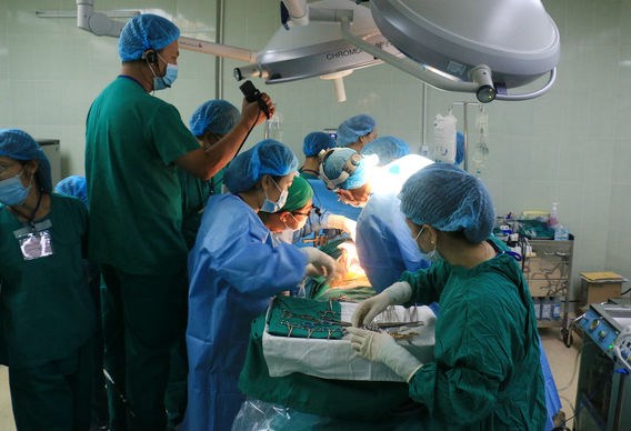 L’Hopital Cho Ray reussit quatre greffes d’organes a partir d’une donneure hinh anh 1