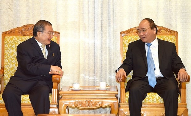 Le PM Nguyen Xuan Phuc recoit le president du thailandais TCC hinh anh 1