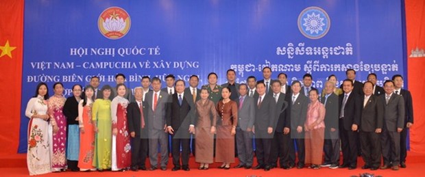 Le Vietnam et le Cambodge s’engagent a contruire une frontiere de paix hinh anh 2