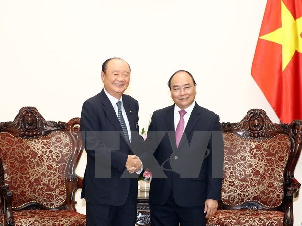 Le Premier ministre recoit le president du groupe sud-coreen Charmvit hinh anh 1