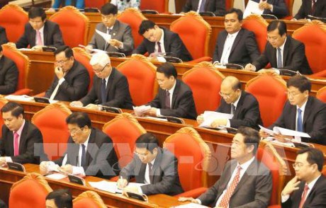Le 6e Plenum discute de la renovation de l’appareil du systeme politique hinh anh 1